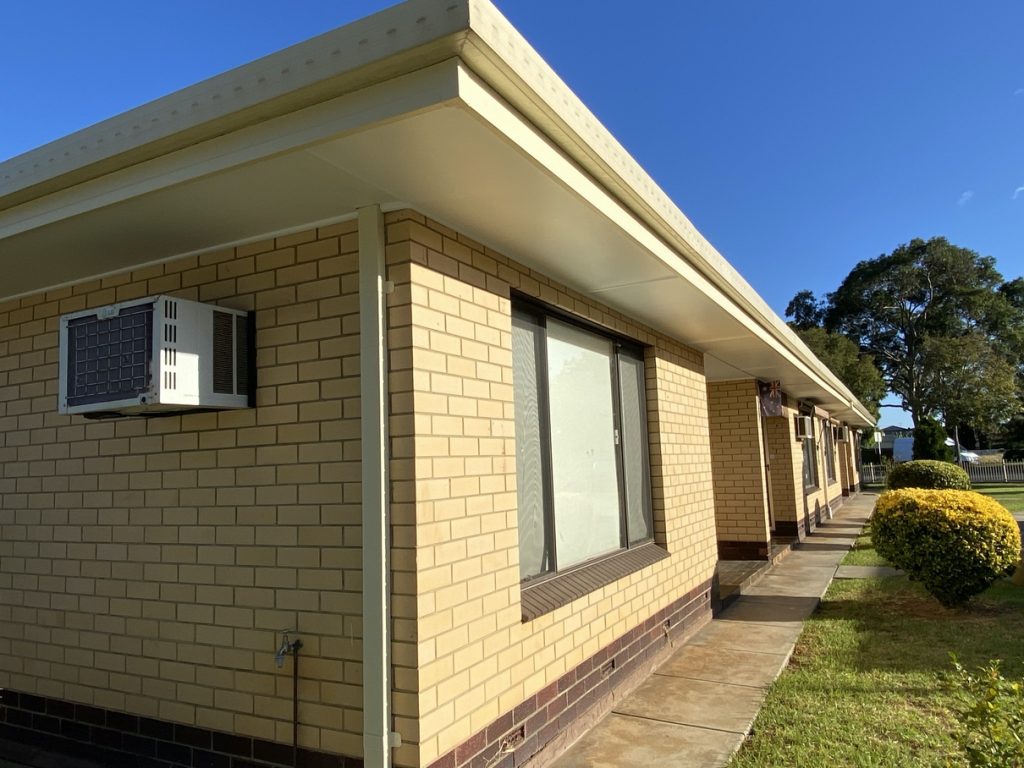 Gutters, Fascia, Eaves, Walls and Trims Painting